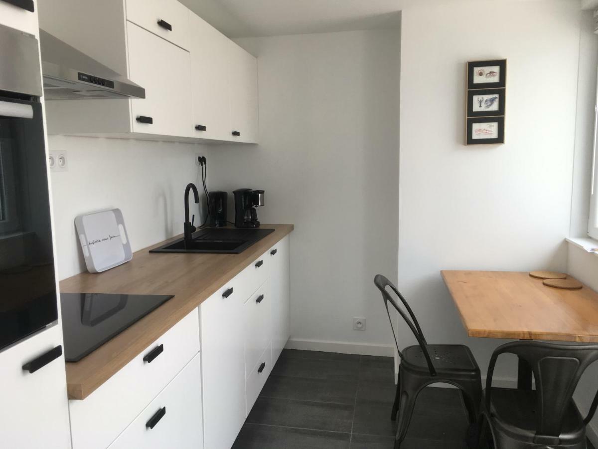 Votre Mini Maison En Plein Coeur Du Centre Ville -Terrasse - Et Parking Prive Sur Place Clos - Draps Et Menage Inclus Concarneau Exteriör bild